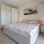 Апартаменты With Parking Space - 22295 Цриквеница