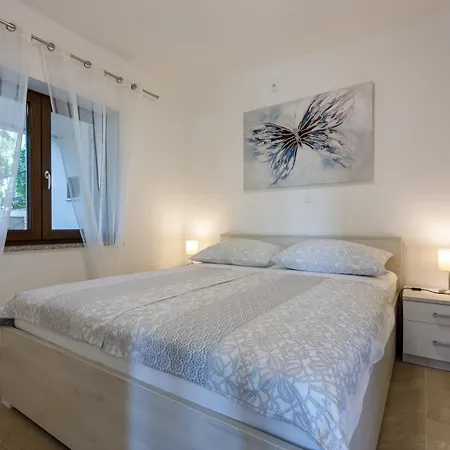 With A Parking Space - 22295 Apartman *