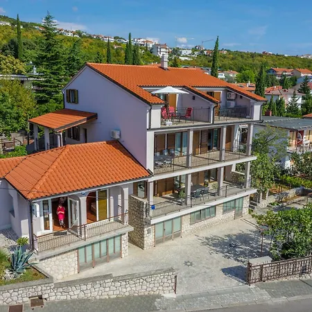 With A Parking Space - 22295 Apartman *