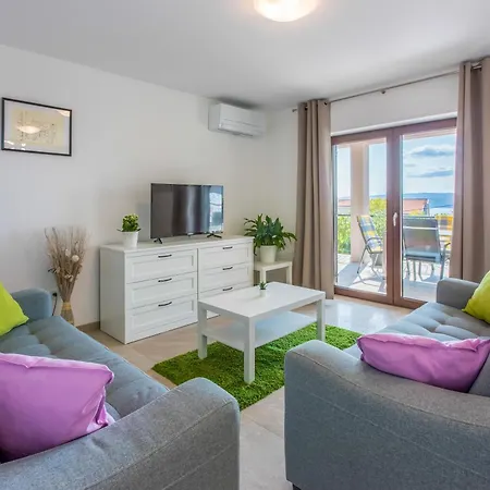 Apartman With A Parking Space - 22295
