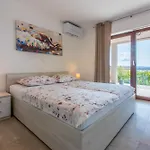 Apartman With Parking Space - 22295 *