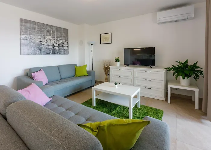 Apartament With Parking Space - 22295 *